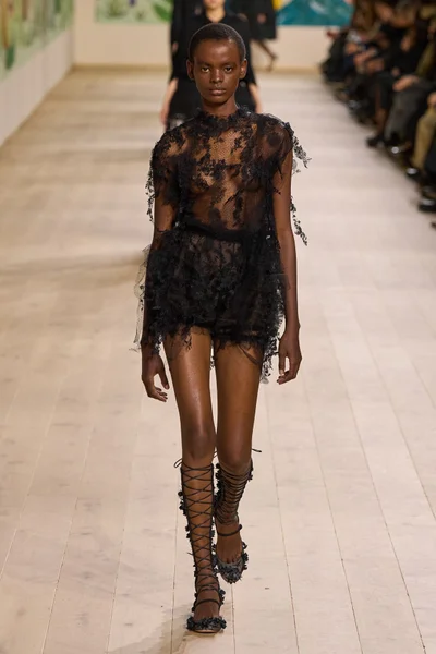 Look 4